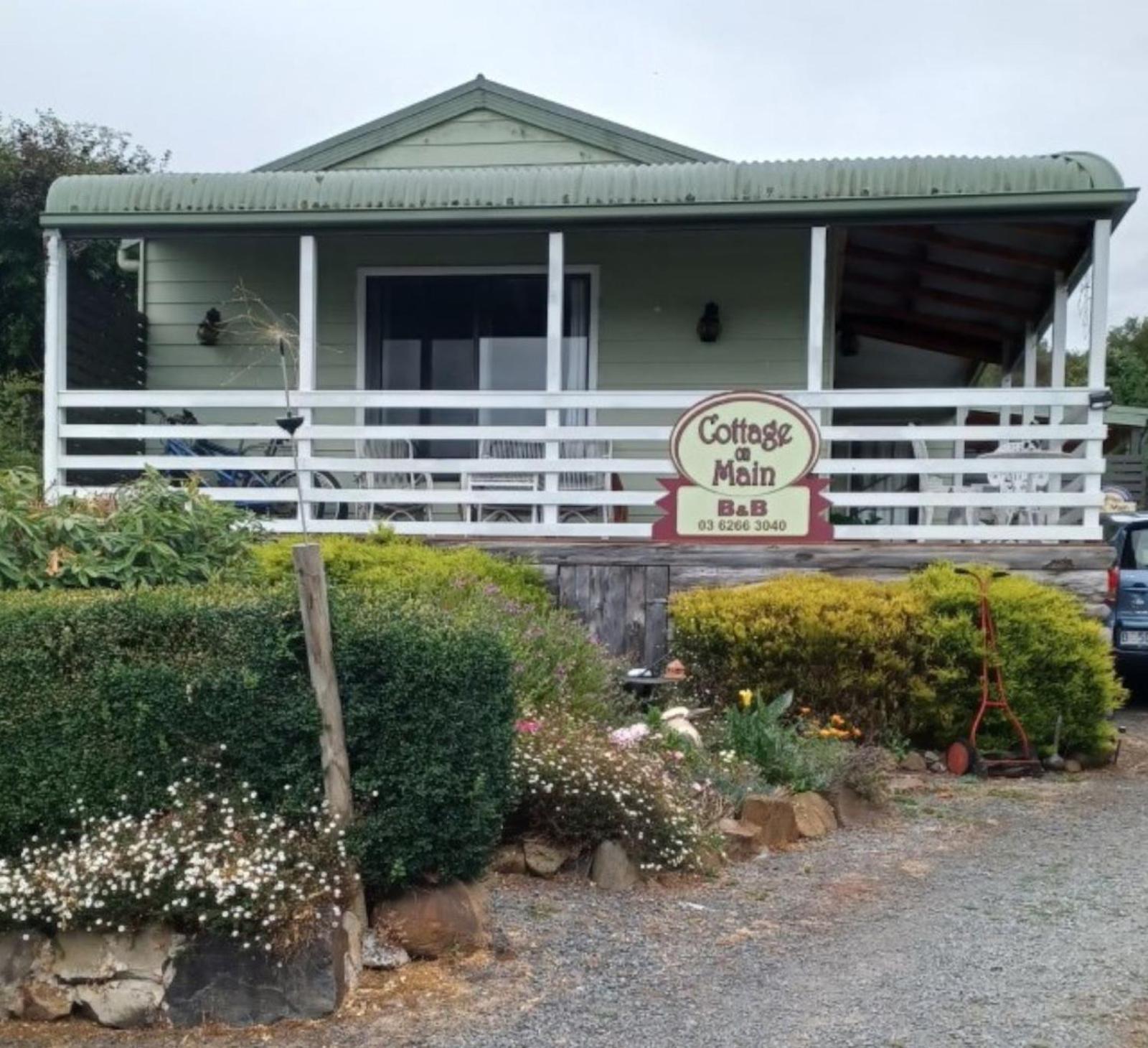 Cottage On Main Franklin Bagian luar foto